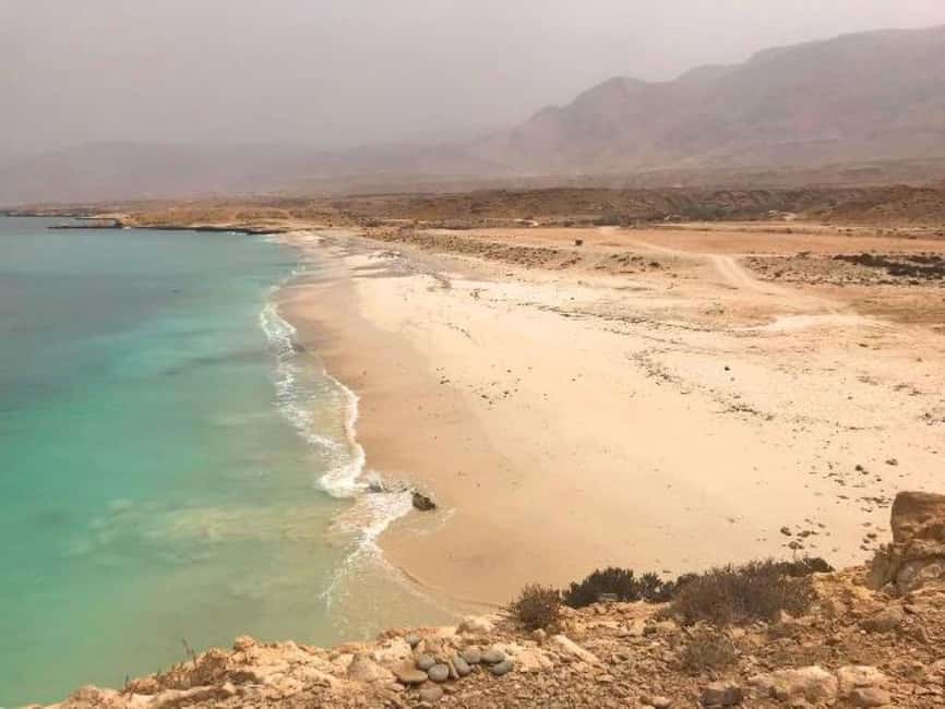 Private Day Trip to Wadi Tiwi, Fins Beach, Bimmah Sinkhole - What the private 4WD setup changes