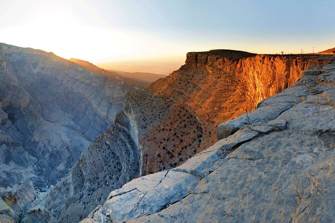 Private Explore Oman Grand Canyon, Jebel Shams and Nizwa - Nizwa Souq, silverwork, and a faster look at local commerce