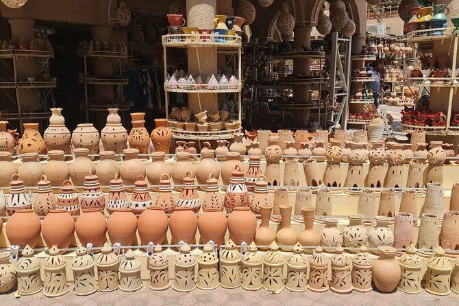 Private Friday Cattle Market-Nizwa and Jebel Akhdar-Full-Day Tour - Nizwa Fort and the story above the town
