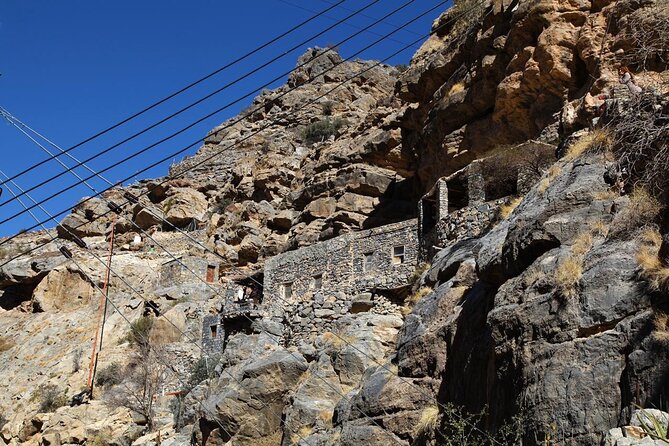 Private Full Day Birkat Al Mouz and Al Suwara Village Tour - What the guide and private format add