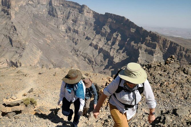 Private Full Day Guided Balcony Walk Hiking to Jebel Shams - The Early Road From Muscat to Al Hamra