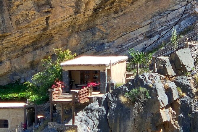 Private Full-Day Jebel Akhdar-Al Suwjara Village Tour - Key points at a glance