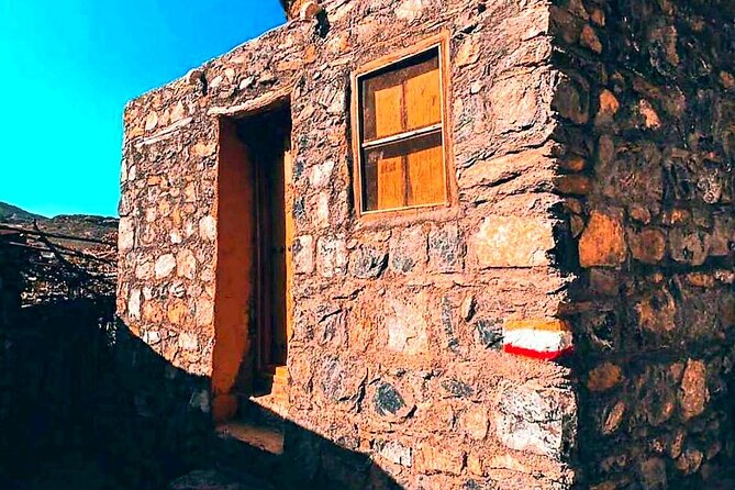 Private Full-Day Jebel Akhdar-Al Suwjara Village Tour - Diana’s Viewpoint and the value of a short stop