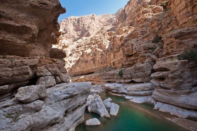 Private Full-Day Wadi Shab and Bimmah Sinkhole Tour - Bimmah Sinkhole: a quick geological surprise