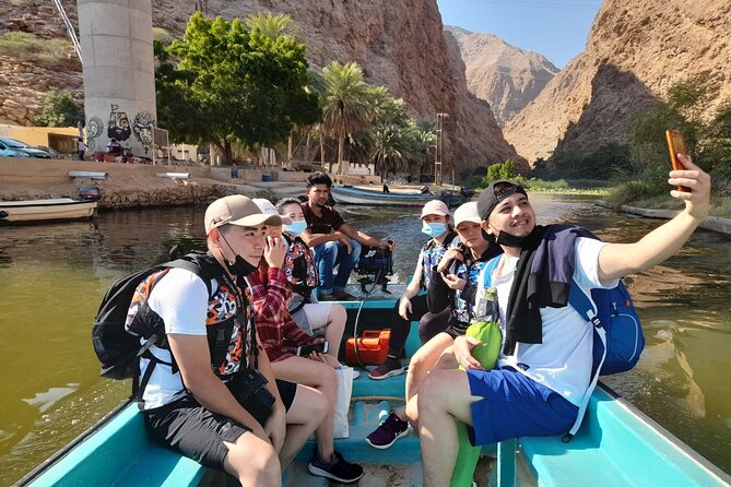 Private Full-Day Wadi Shab and Bimmah Sinkhole Tour - What the private 4WD format is worth