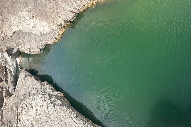 Private Safari tour and Wadi in 4x4 with a local guide - Sunset, silence, and the value of a local guide