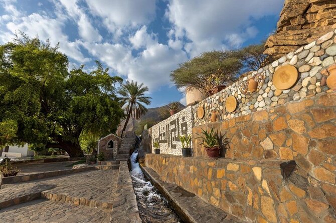 Private Tour Nizwa Birkat Al Mouz and Oman Across Ages Museum - Nizwa Fort, a powerful lesson in defense