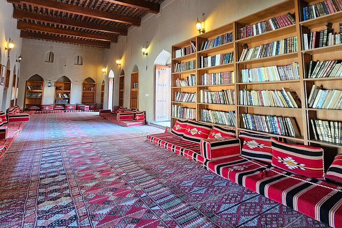 Private Tour Nizwa Birkat Al Mouz and Oman Across Ages Museum - Omani lunch with bread, Karak tea, and shiwa meat