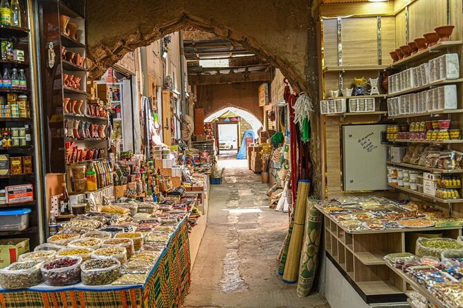 Private Tour Nizwa Birkat Al Mouz and Oman Across Ages Museum - The guide can make or break the day