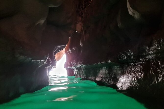 Private Tour Wadi Shab & Sinkhole Tour – Swim, Hike & Explore - Private transport changes the experience