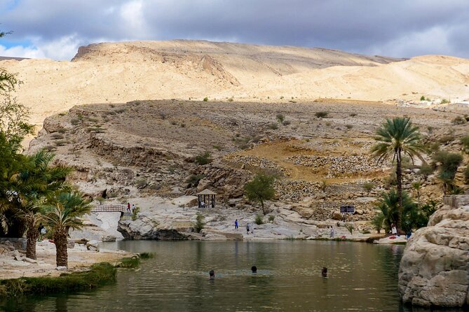 Private Tour -Whaiba sand &wadi Bani khaled - From Muscat to Ibra’s old Al Manzfah village