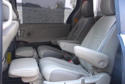Private transfer from Muscat Airport to your Muscat Hotel