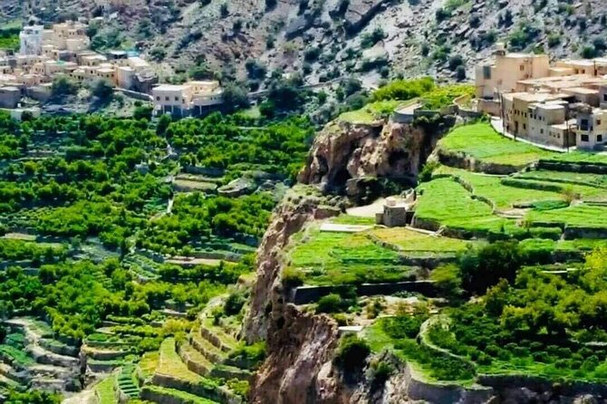 Private Transfer from Muscat to Jebel Akhdar - Leaving Muscat in a private 4WD