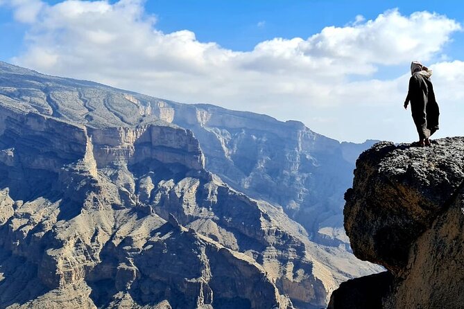 Private Transfer from Muscat to Jebel Akhdar - Why the driver and language support matter