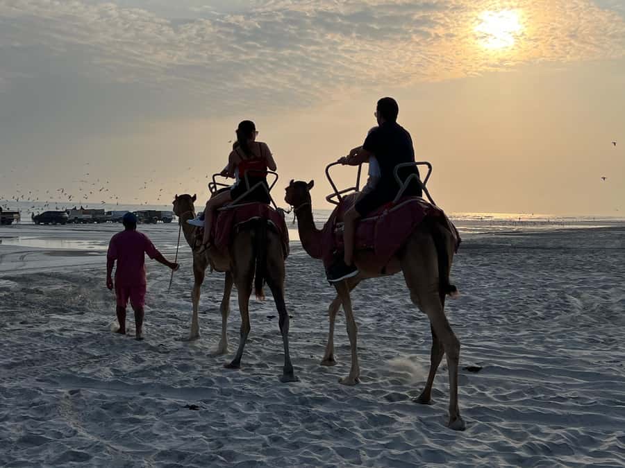 Salalah: Camel Riding on the Beach - Arriving at the beach club meeting point