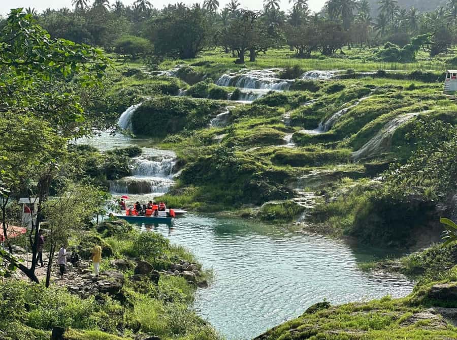 Salalah: Wadi Derbat, Jabal Samhan, & Sinkhole Private Tour - Wadi Derbat brings water to the desert