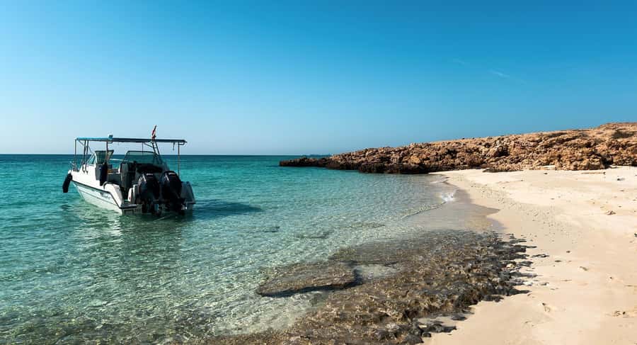 Snorkeling with turtles at Ad Daymaniyat Islands - Setting out from Seeb Port