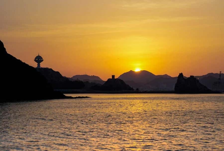Sunset Dhow Cruise - Who should book this dhow cruise