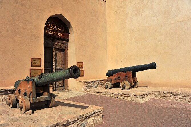 Tour Arwa 3 Days-2 Nights, Oman Tours Package - Ibra’s old mud-and-limestone quarter
