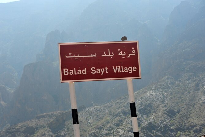 Tour Shahad 4 Days-3 Nights, Oman Tours Package - Day four: The demanding walk through Wadi Shab