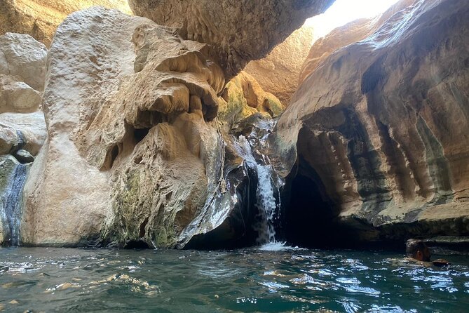 Visit wadishab full day from Musact - What the private format adds