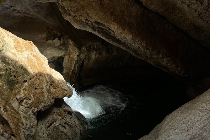 Visit wadishab full day from Musact - The two-hour coastal journey from Muscat