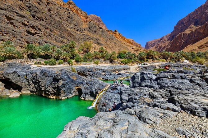 Wadi Al Arbeieen Sinkhole & Fins Beach Swim & Hike - Key points before you book