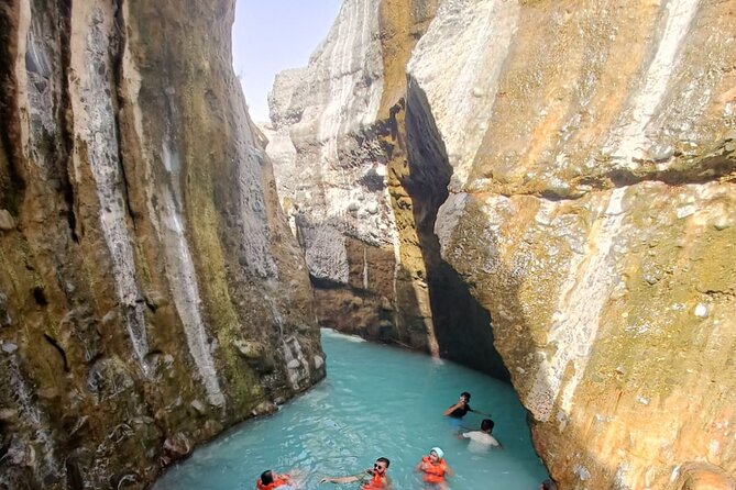 Wadi Alhoqain Thrill Seeker's Oasis - Entering Wadi Alhoqain for the main swim