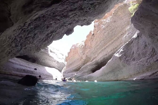Wadi Shab and Bimmah Sinkhole 4X4 (Private Tour ) - What the guide adds to the day