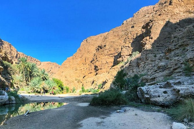 Wadi Shab and Bimmah Sinkhole Full Day Tour - Bimmah Sinkhole and the Falling Star story