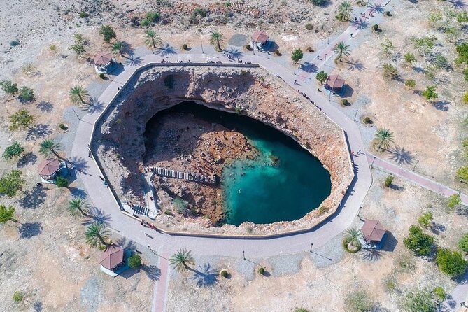 Wadi Shab and Bimmah Sinkhole Private Day Trip+Lunch - What the private format really adds