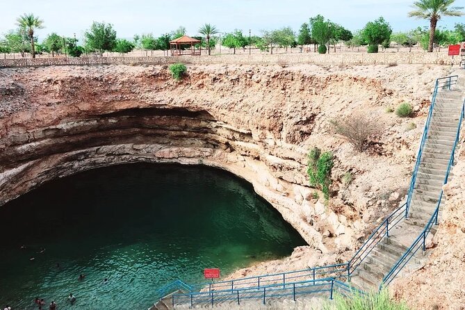 Wadi Shab and Bimmah Sinkhole Private Day Trip+Lunch - Guide quality can shape the whole day