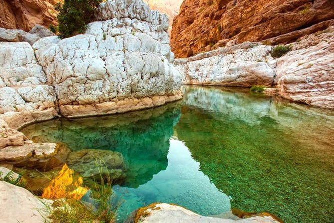 Wadi shab and Sinkhole adventure - What the guide adds to the day