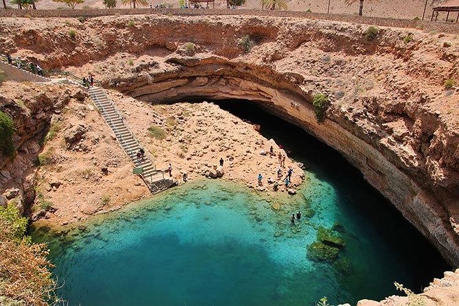 Wadi shab and Sinkhole adventure - The sinkhole stop and what to clarify