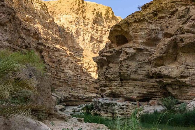 Wadi Shab full day tour (Muscat tours):Oman Shore excursions - Entering Wadi Shab and walking the canyon