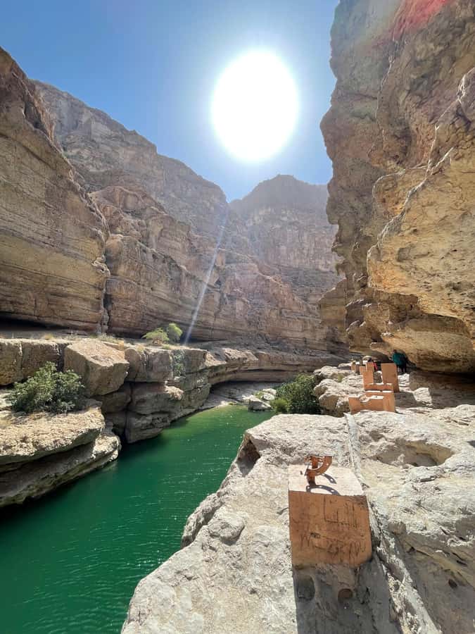 Wadi Shab Parking Meet the Local Guide for Self drivers - Meeting your guide at Wadi Shab parking