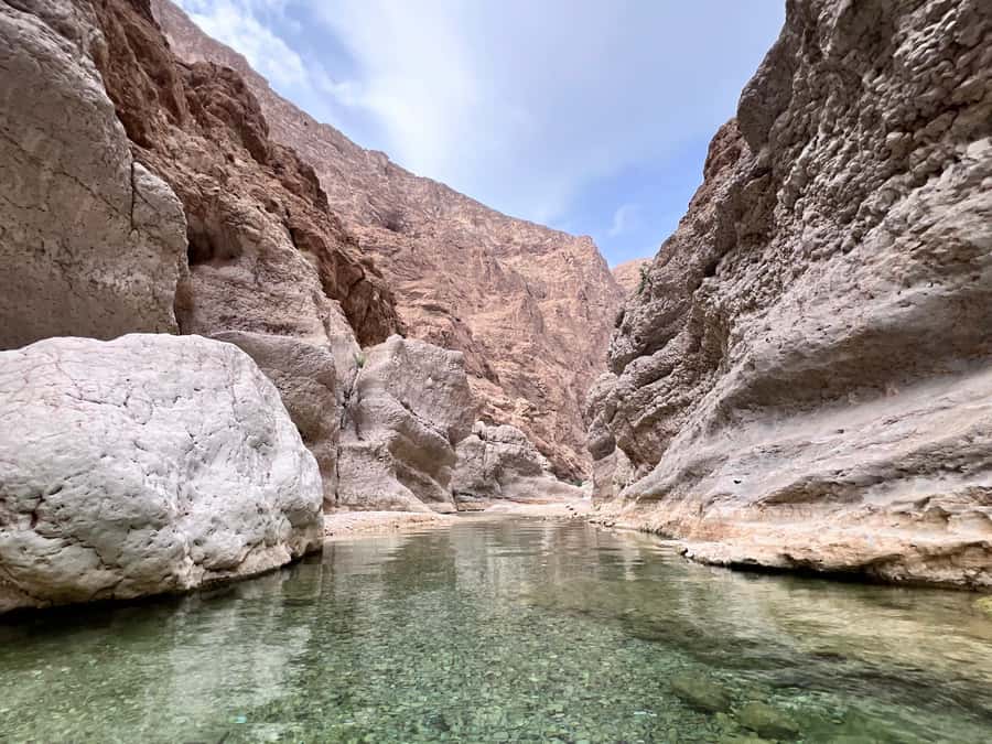 Wadi Shab & Wadi Tiwi : Guided Adventure (Customer Own Car) - A useful break before the second wadi