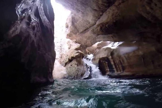 Wadishab and Bhima Sink Hole (Sharing Tours - The cave waterfall is the day’s real prize