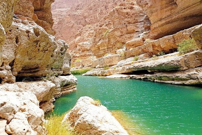 Wadishab and Bhima Sink Hole (Sharing Tours - The drive adds more than simple transportation
