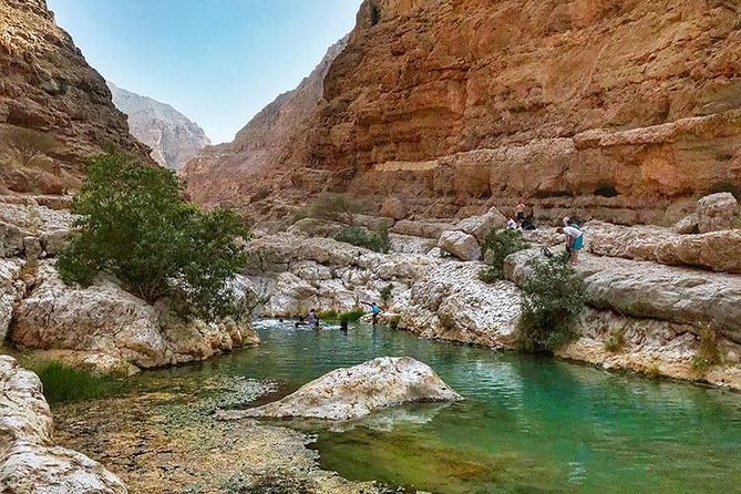 Wadishab and Bhima Sink Hole (Sharing Tours - The hike and pools at Wadi Shab